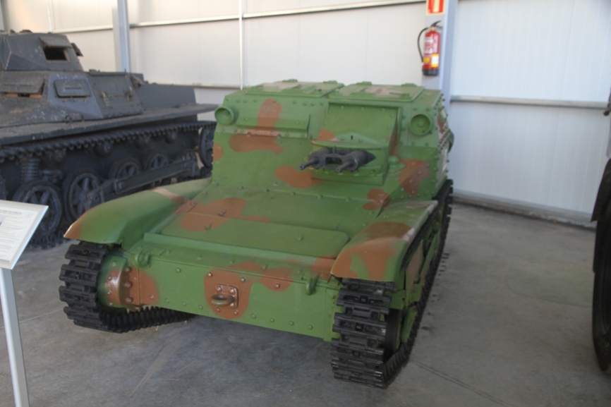 El carro ligero italiano Fiat-Ansaldo L3/33, que actuó durante la Guerra Civil con en el Bando Nacional.