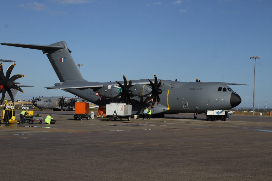 El octavo de los A400M que utilizará el "Armée de l´Air", que se entregará previsblemente en noviembre, ya con la matrícula francesa F-RBAH. Julio Maíz Sanz.