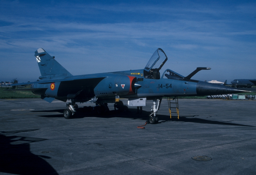“Mirage F1” adicionales se compraron a la Fuerza Aérea francesa, como el C.14-58 del 462 Escuadrón, que mantiene su camuflaje original, que también fue modernizado a F1M, aunque se perdió en accidente el 10 de septiembre de 2009. (Patrick Roegies)