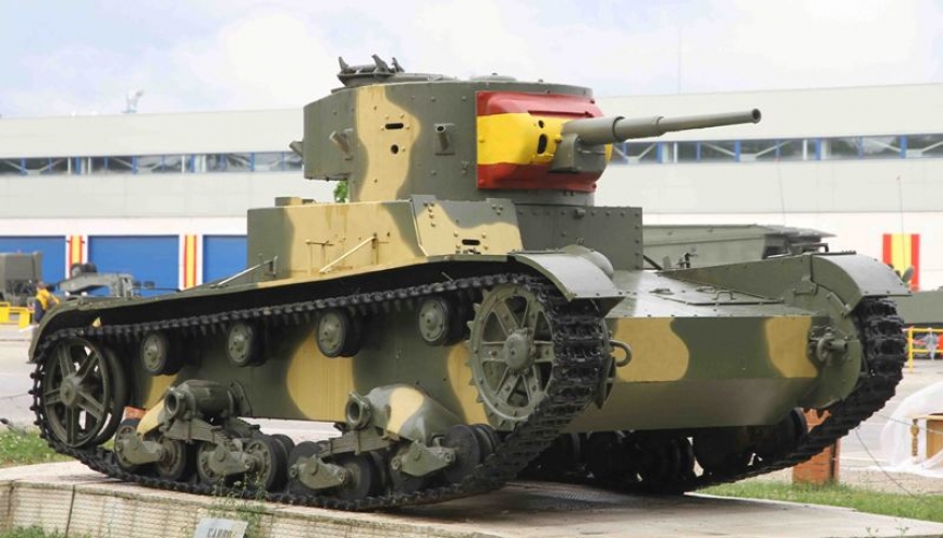 La Asociación Acorazada está gestionando la recuperación de uno de los carros soviéticos, recibidos durante la Guerra Civil, modelo T-26B. (Julio Maíz Sanz)