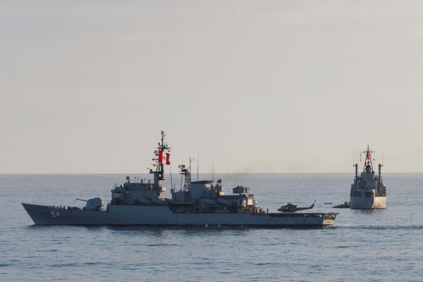 La Fragata BAP Mariátegui (FM-54) y el Buque de Asalto Anfibio BAP Eten (DT-144).(Ministerio de Defensa del Perú)