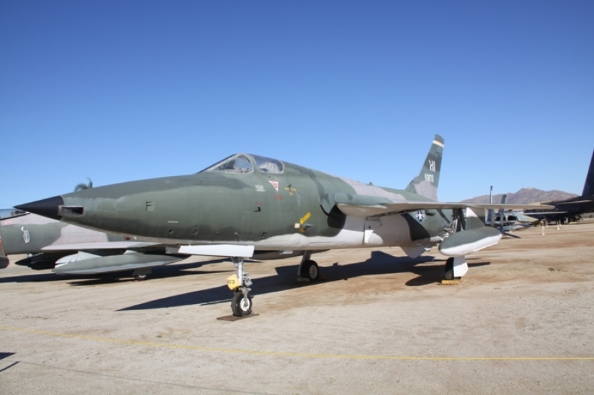 Republic F-105 “Thunderchief”, un cazabombardero usado como bombardero durante los primeros años de la Guerra de Vietnam. Como caza tenía una evidente falta de maniobrabilidad frente a los MiG. (Antonio Ros Pau, Copyright defensa.com)