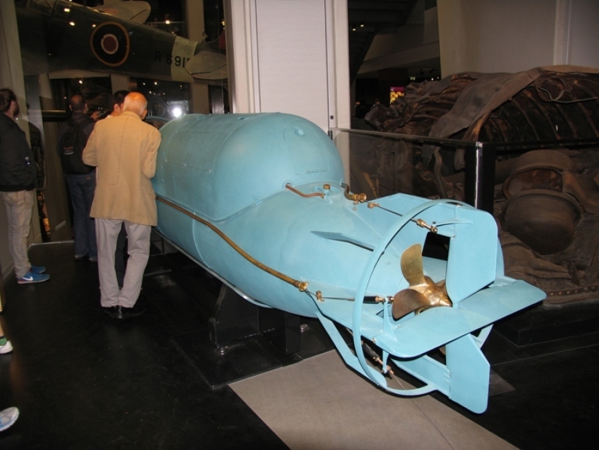 Los ingenios submarinos también disponen de presencia en el IWM. (Antonio Ros Pau, copyright defensa.com)