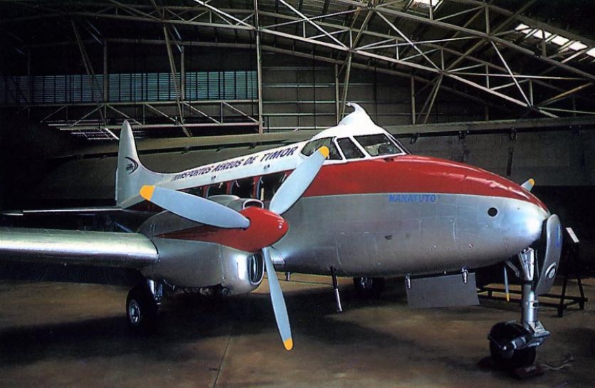 De Havilland DH104 “Dove”. (Albert Campanera i Rovira, copyright defensa.com)