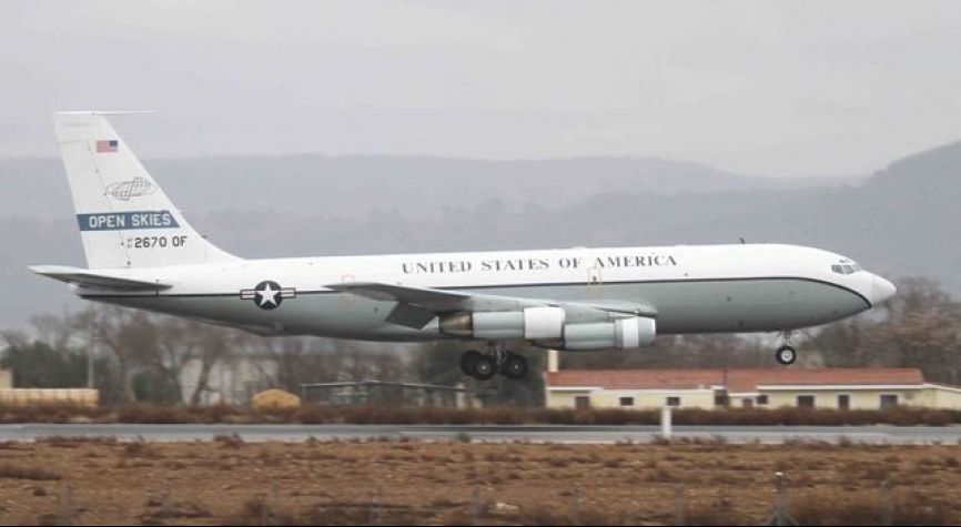Otra imagen de uno, de los dos más que veteranos, Boeing OC-135B que utiliza Estados Unidos para la misión “Open Skies”. (Julio Maiz, copyright defensa.com)