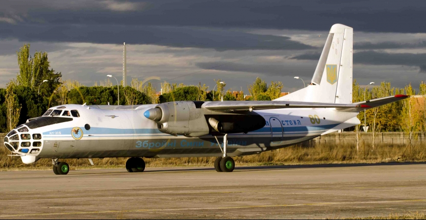 Un Antonov An-30B ucraniano rodando en la Base Aérea de Getafe (Madrid). (Julio Maiz, copyright defensa.com)