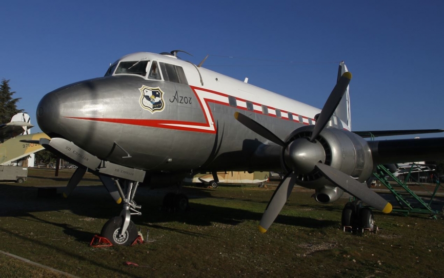 Este CASA C-207A “Azor” fue restaurado, con la matrícula T.7-6 y pintado con el esquema con el que sirvió en el Ala 35, en los años sesenta y setenta, gracias al patrocinio del BBVA. (Julio Maiz, copyright defensa.com)