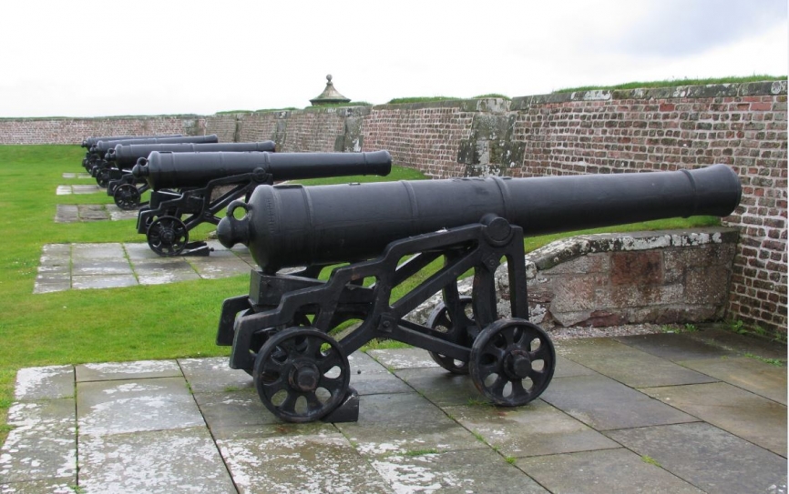 Batería que defendía el bastión “Príncipe de Gales”. (Antonio Ros Pau, Copyright defensa.com)