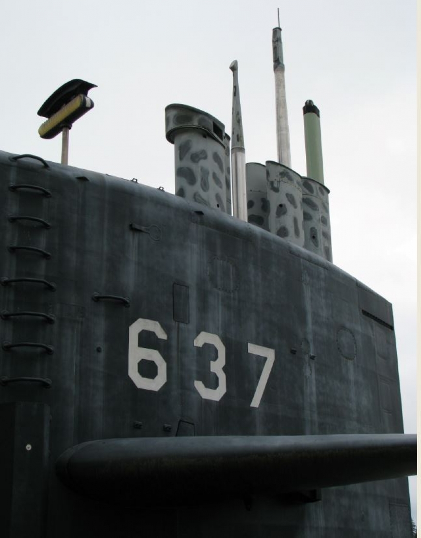 La vela del SSN637 “Sturgeon” nos recuerda la grandeza de los sumergibles nucleares de ataque de épocas pasadas. (Antonio Ros Pau, copyright defensa.com)
