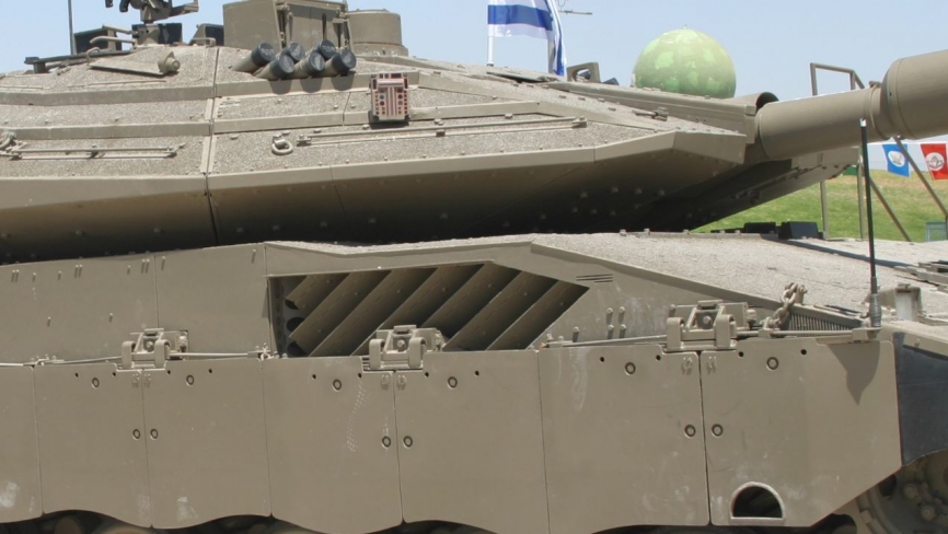 Como en los anteriores, el Mk IV ha integrado perfectamente las aperturas de captación de aire, refrigeración y escape del motor. (Antonio Ros Pau, Copyright defensa.com)