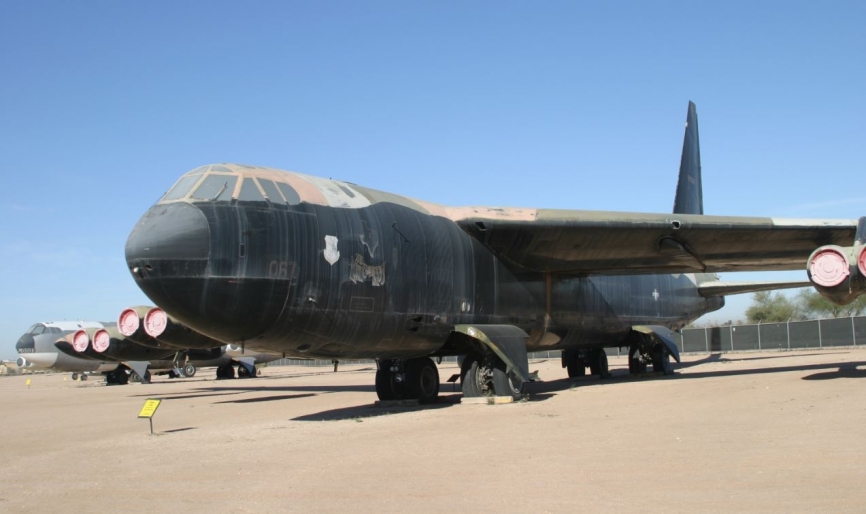 Bombardero B-52D “Stratofortress”, todo un símbolo del poder aéreo de los Estados Unidos. También se utilizó durante la guerra del Vietnam. (Antonio Ros Pau, copyright defensa.com)