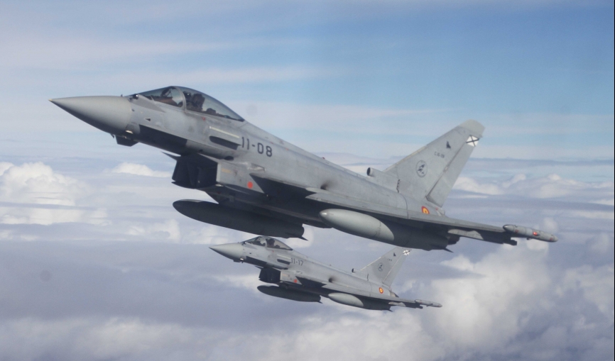 Dos Eurofighter del Ala 11 volando en formación. (Fotos Julio Maíz, copyright defensa.com)