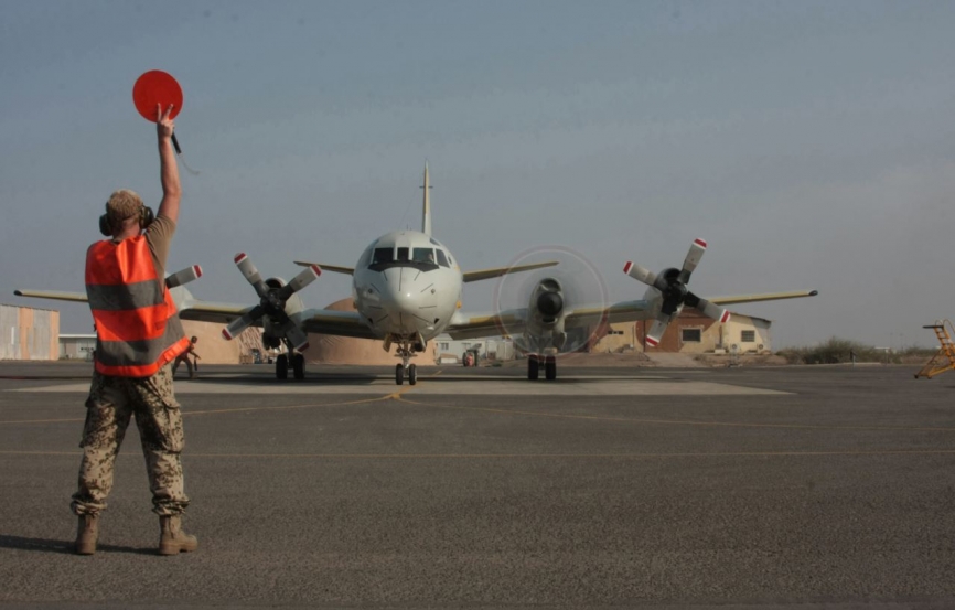 El P-3C alemán a punto de despegar del aeródromo de Yibuti Foto: Ministerio de Defensa de Alemania.