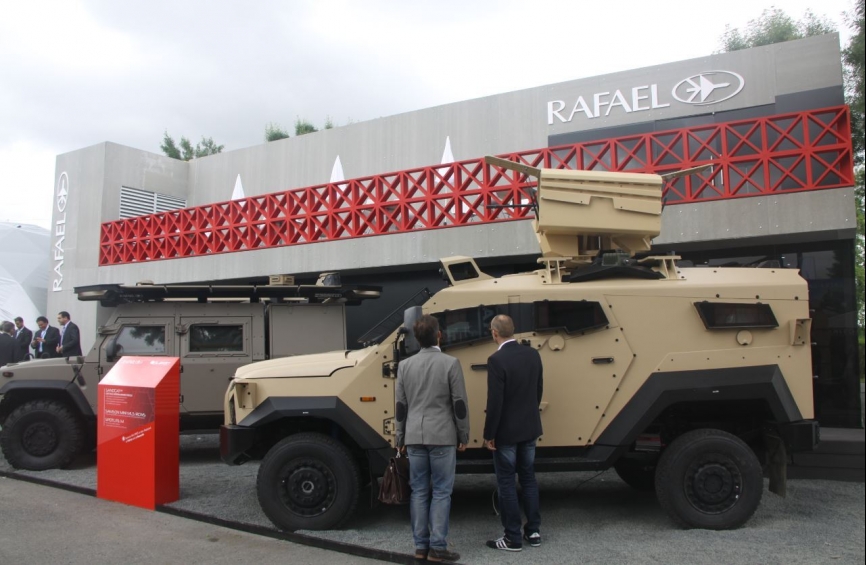 El evidente dinamismo de la hebrea Rafael se materializó en nuevos soportes para el misil SPIKE NLOS, uno ligero destinado a las fuerzas especiales, junto a un lanzador operado por control remoto y giro de 360º; amén de propuestas en otros campos como lo