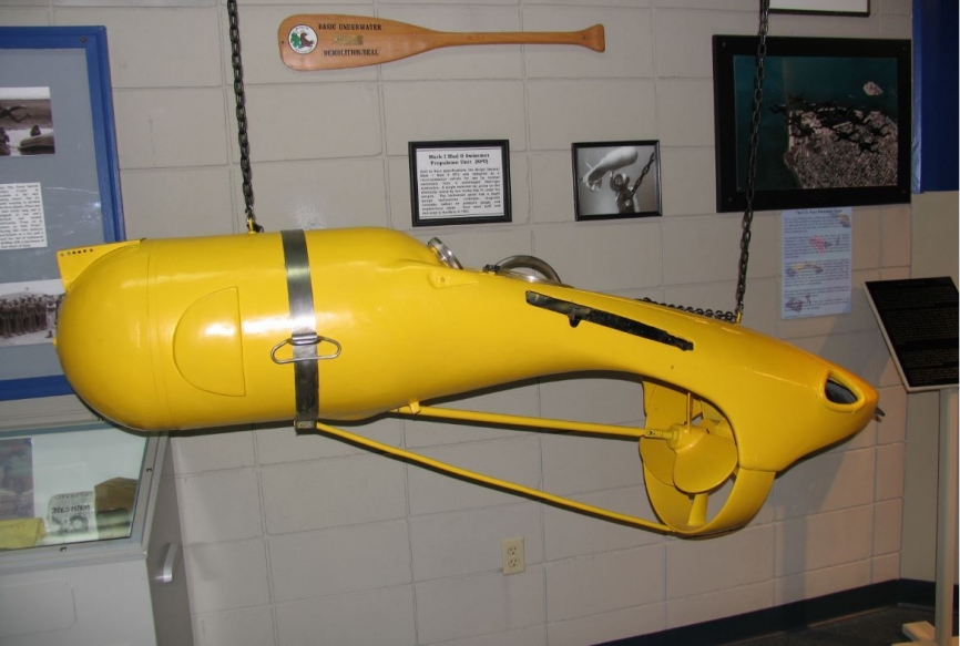 Fabricado bajo las especificaciones de la US Navy, este equipo Mk I Modelo 0 entró en servicio a partir de 1962 con destino al apoyo de nadadores. (Antonio Ros Pau, copyright defensa.com)