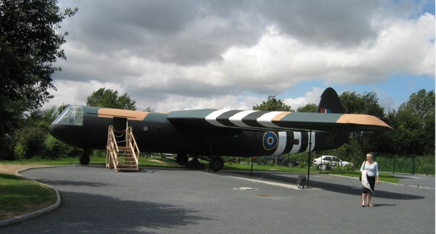 Planeador británico utilizado durante la contienda y hoy convertido en pieza de museo y demostración de aquellas duras realidades. (Antonio Ros Pau, copyright defensa.com)