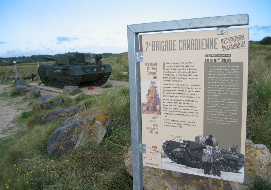 Conmemorativo y recordatorio del esfuerzo realizado por la 7ª Brigada canadiense en “Juno”. (Antonio Ros Pau, copyright defensa.com)