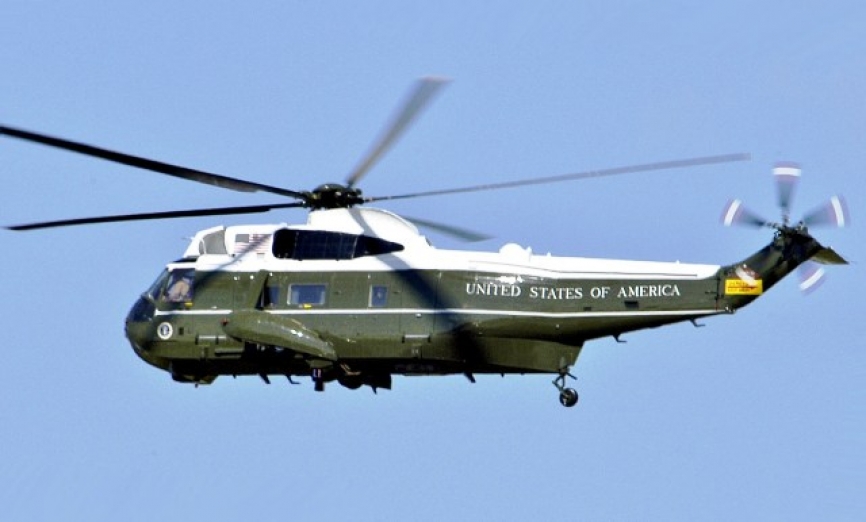 Un helicóptero VH-3D “Sea King”, más conocido como “Marine One”, uno de ellos se desplegó en Rota, desde donde hizo un vuelo de familiarización a Sevilla. Foto USMC.