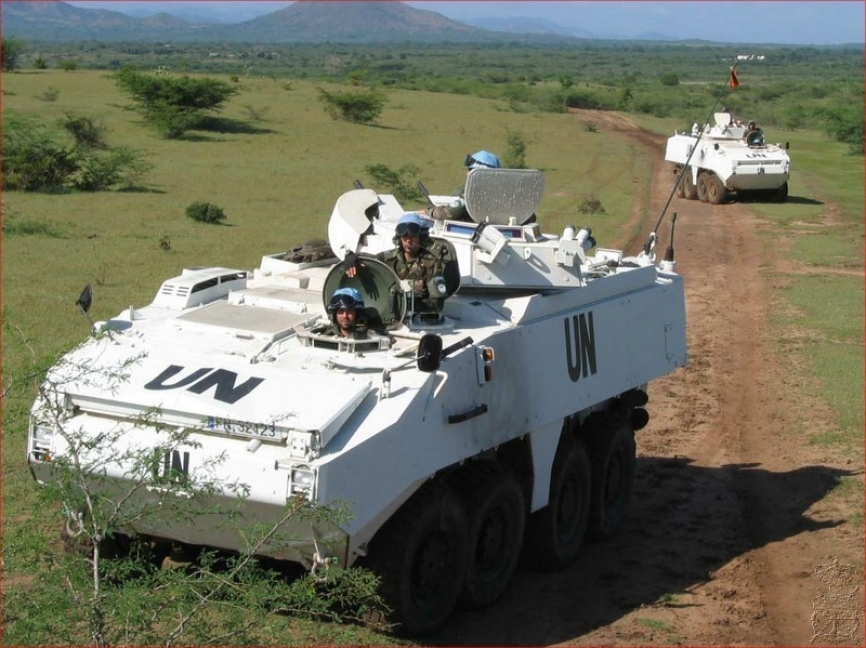 GD-SBS presenta un diseño ya probado por la Infantería de Marina española, el “Piranha IIIC”, como este pintado de blanco mientras operaba en Haití (foto Armada).