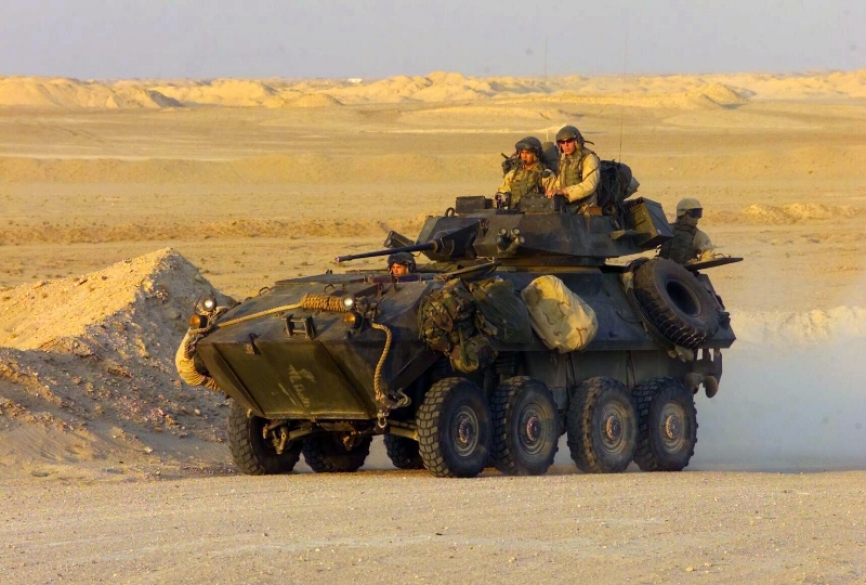 Los Marines de Estados Unidos emplean desde hace años una versión propia del “Piranha” de diseño suizo, denominada LAV-25 (foto US Navy).