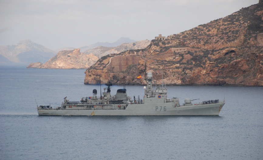 El patrullero de altura “Infanta Elena” (P-76) entrando en Cartagena. La progresiva llegada de más BAM, permitirá ir dándolos de baja (foto Armada).