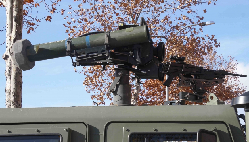 Detalle del armamento del ST5, en primer plano el misil “Spike”.(Julio Maíz/Defensa.com)