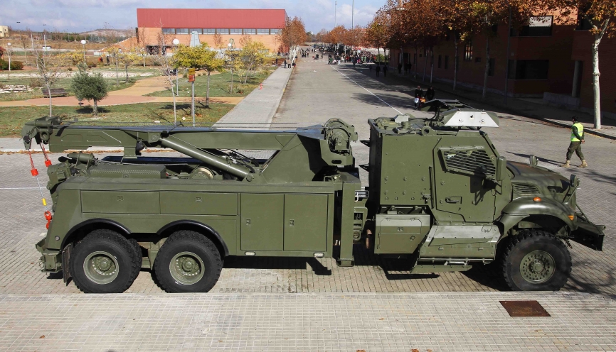 El camión protegido de recuperación Navistar Maxxpro “Recovery”.(Julio Maíz/Defensa.com)