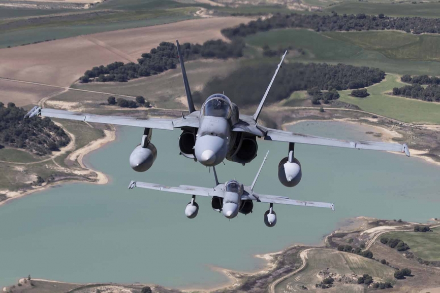 Durante la misión estarán listos permanentemente dos EF-18M para actuar. Foto: R. Galindo.