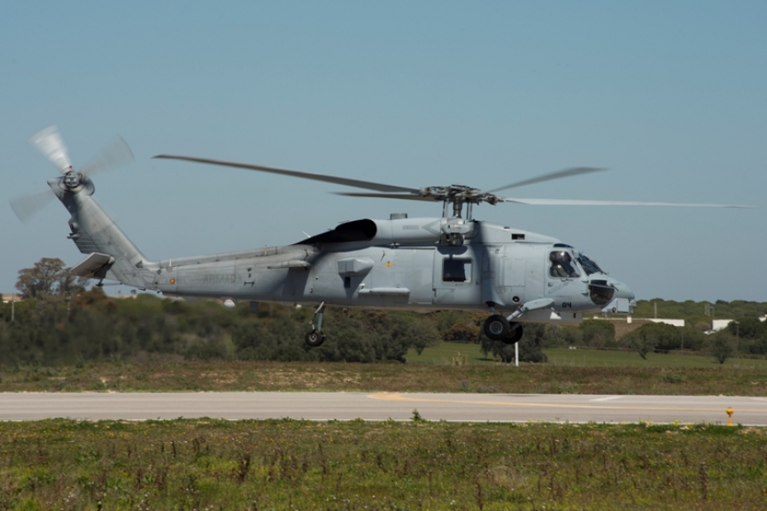 Esta unidad fue designada como LAMPS (Light Airborne Multipurpose Squadron), configurando sus helicópteros para estas misiones, sirviendo como enlaces con buques como avance aeroportado de su centro de información y combate,