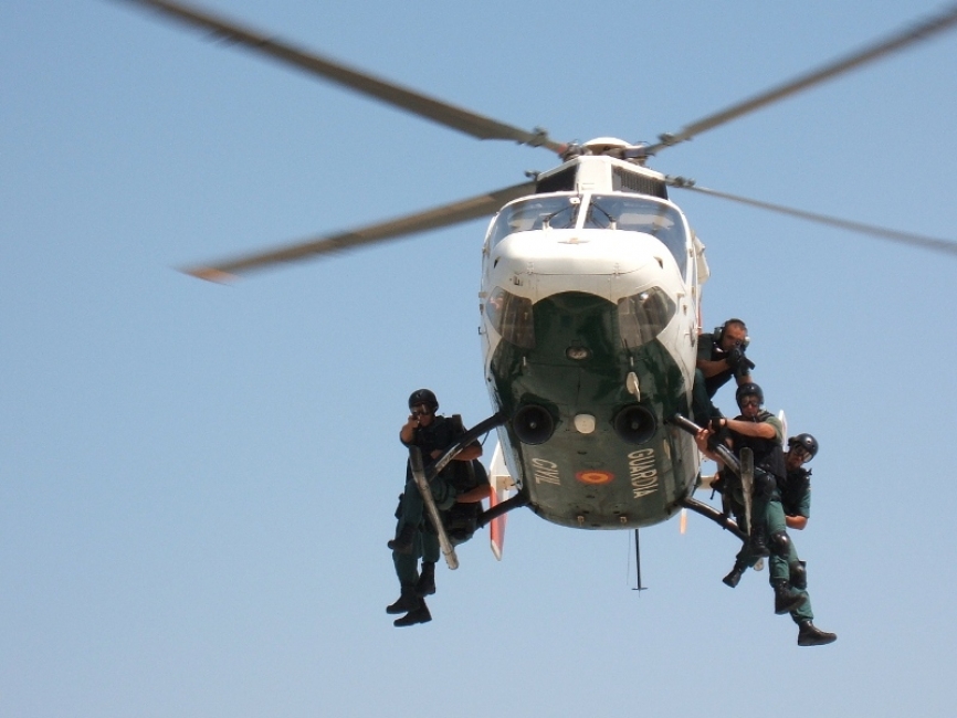 El apoyo a las unidades de Operaciones Especiales de la Guardia Civil son una de las labores más importantes (foto SAER).