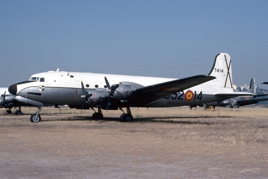 C54 SKYMASTER