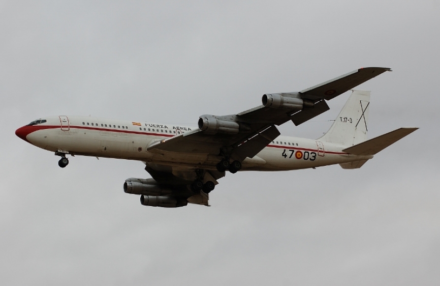 BOEING 707