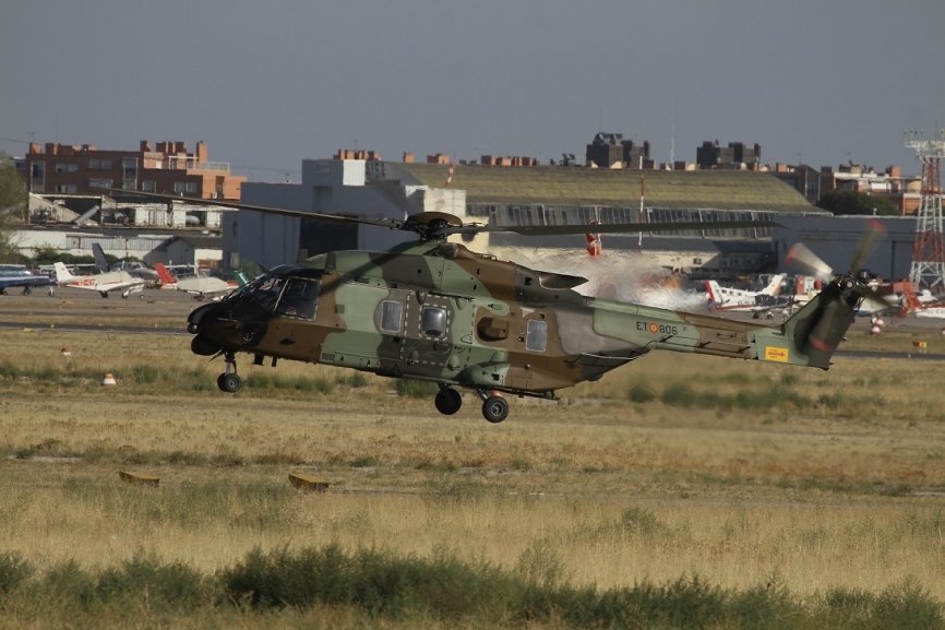 Un NH90 de las FAMET efectuó una demostración de sus altas capacidades. Foto: Julio Maíz/defensa.com