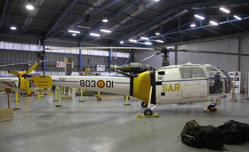 El Museo del Aire, que también tiene sus instalaciones en Cuatro Vientos, cedió parte de su material como este “Alouette” III, que utilizó el 803 Escuadrón. Foto: Julio Maíz/defensa.com