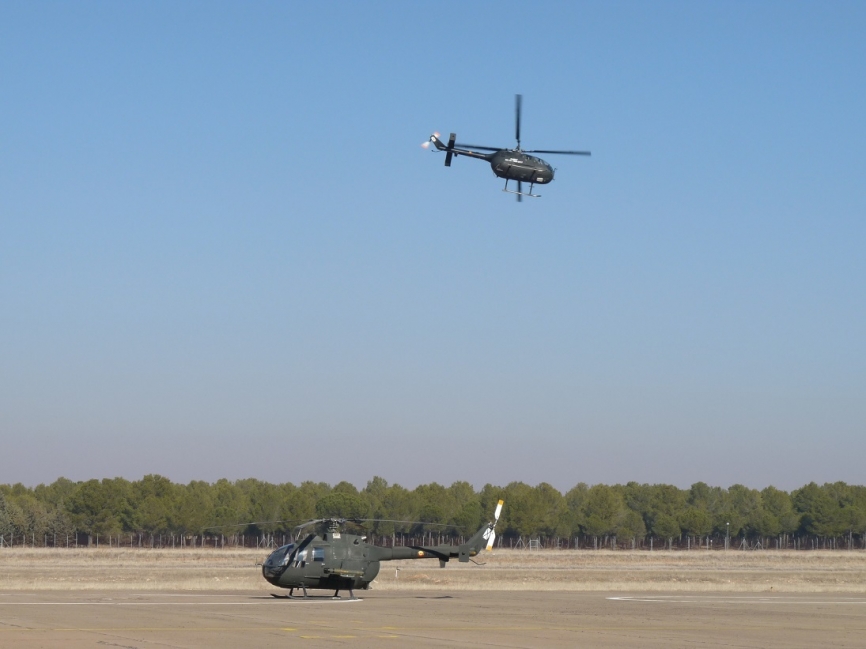 El último vuelo del Bö-105, que fue de exhibición, tuvo lugar en la Base “Coronel Sánchez Bilbao”, sede del BHELA (Batallón de Helicópteros de Ataque) nº I. Foto: BHELA I.