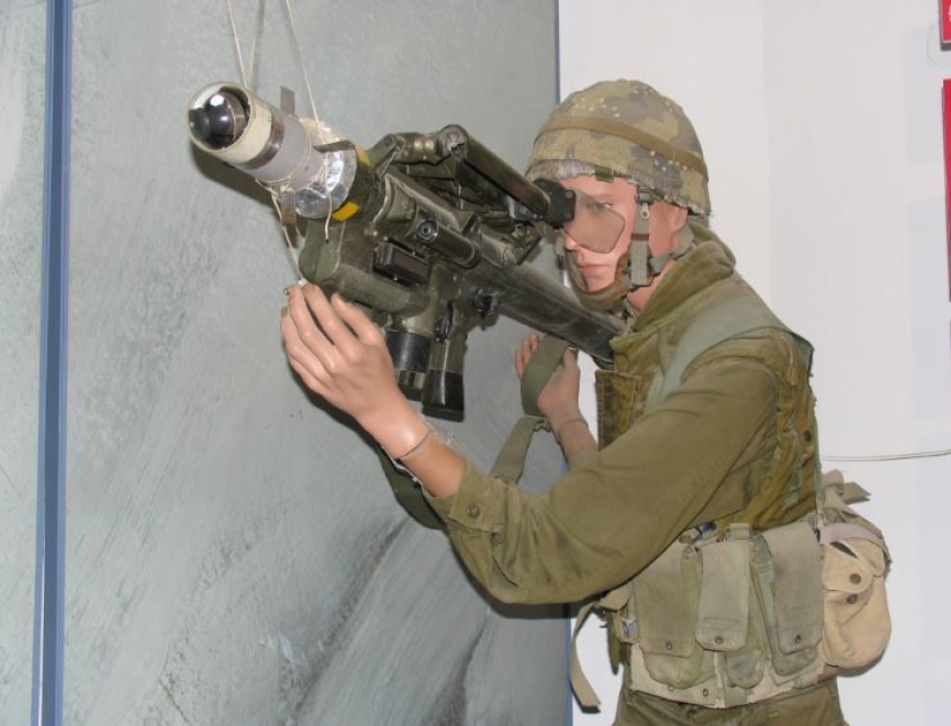 Misil portable "Red-Eye", el antecesor del “Stinger”, también utilizado por las Fuerzas Armadas hebreas.