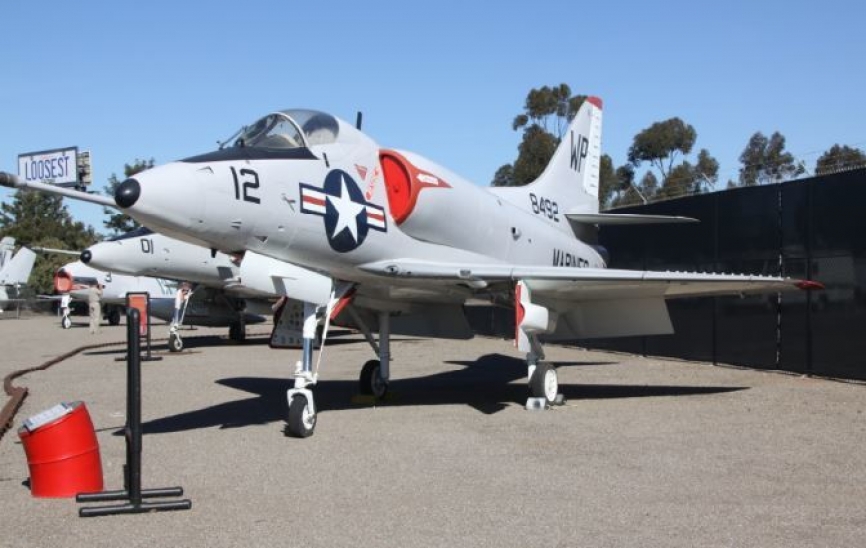 McDonnell Douglas A-4M “Skyhawk”, variante específicamente desarrollada para los Marines, adaptándose a los requerimientos de ataque aire-superficie.