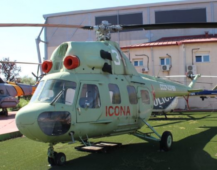 MI-2 WSK/MIL. En España fue utilizado para transporte de bomberos y extinción de incendios forestales.