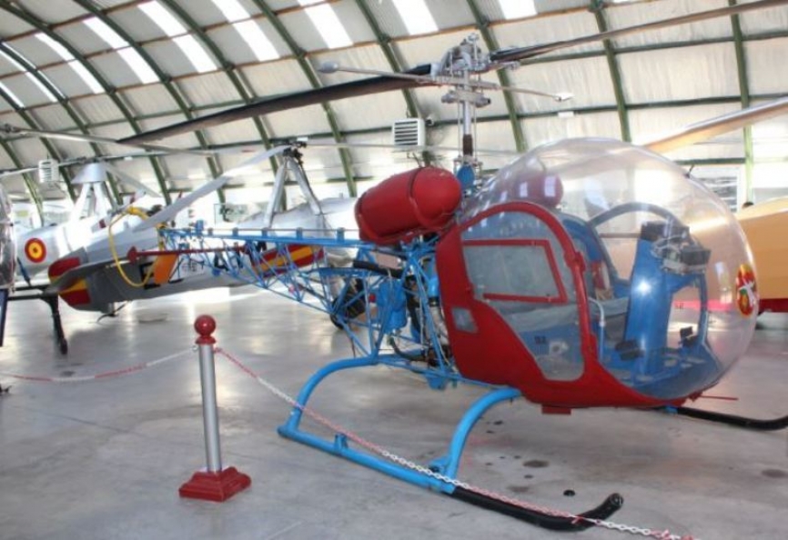 BELL 47OH-13 H “SIOUX”. Entró en servicio en España en 1971 procedentes del Ejército de Tierra estadounidense.