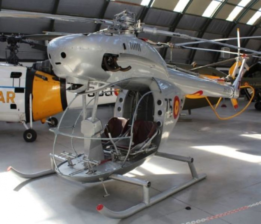 AEROTECNICA AC-12. En 1961 se adquirieron 10 unidades para la Escuela de Helicópteros de Cuatro Vientos.