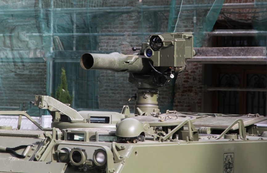 Destalle del lanzador de misiles anticarro TOW situado en una variante del TOA M-113 especialmente diseñada para portarlo