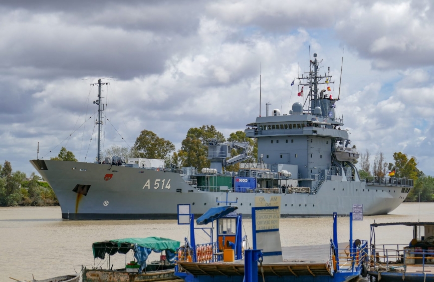 1- El “Werra” es el actual buque insignia de la SNMCMG2 (Standing NATO Mine Counter Measures Group 2). (foto: José Antonio Almarza)
