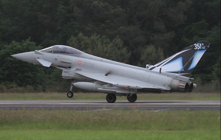 Un Eurofighter italiano del XII Gruppo, también pintado con decoración especial