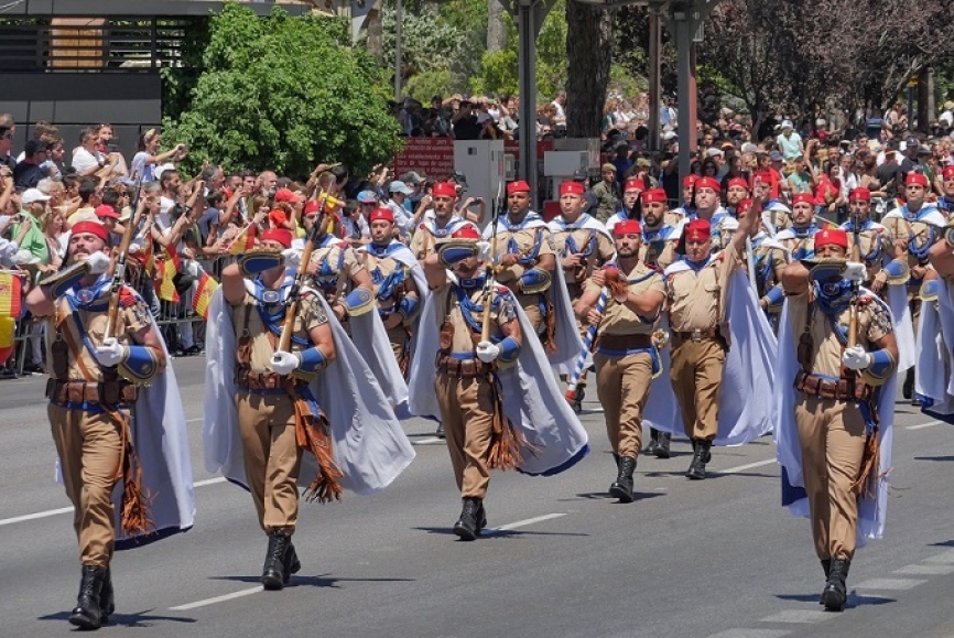 Una de las unidades más vistosas que desfilo fue el Grupo de Regulares de Ceuta n.º 54.