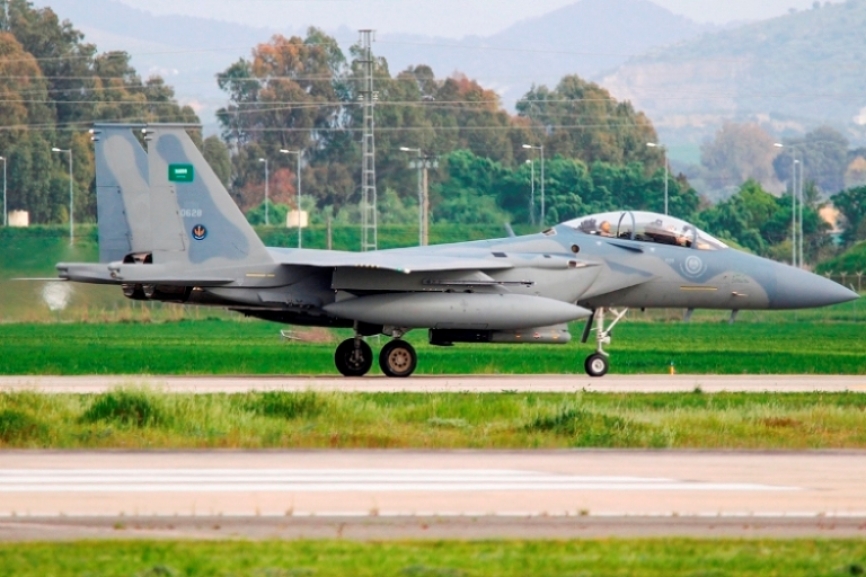 Uno de los F-15SA sauditas rodando por en Morón (foto Rubén Galindo).