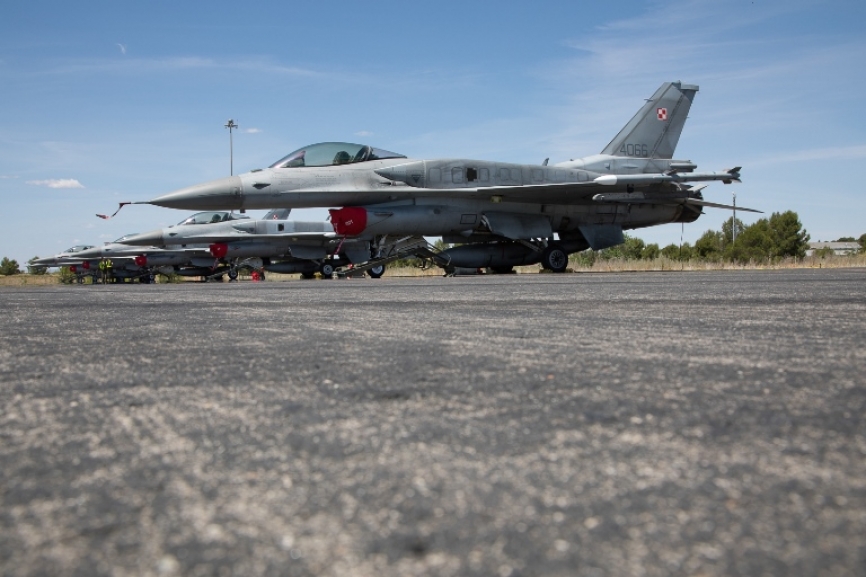 También Polonia, como país invitado en este ejercicio, acudió con sus F16