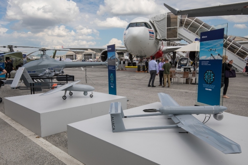 DVF 2000ER y el Aliaca son un ejemplo de los mini-drones que oferta AIRBUS. Equipos que por sus reducidas dimensiones y facilidad de uso, los hacen ideales para monitoreo y recopilación de inteligencia sobre el terreno de operaciones.