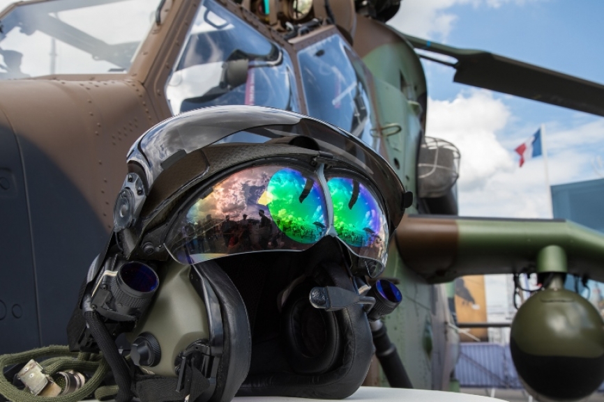 Equipado con un cañón de 30mm, lanza cohetes y misiles tanto aire tierra como aire aire, Hacen de él un arma tremendamente efectiva