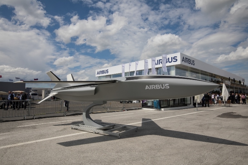 Durante la presentación del FCAS, también se presentó una de las propuestas de un vehículo aéreo de combate no tripulado propuesto (UCAV) que operará en conjunto con los aparatos tripulados.