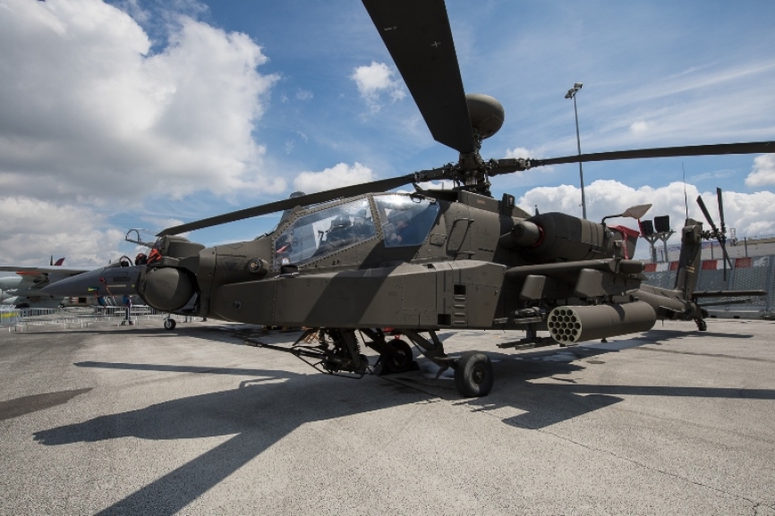El radar Longbow, le permite detectar 1024 potenciales objetivos, clasificar los principales 256 y desplegar los 16 más amenazantes en tres segundos.